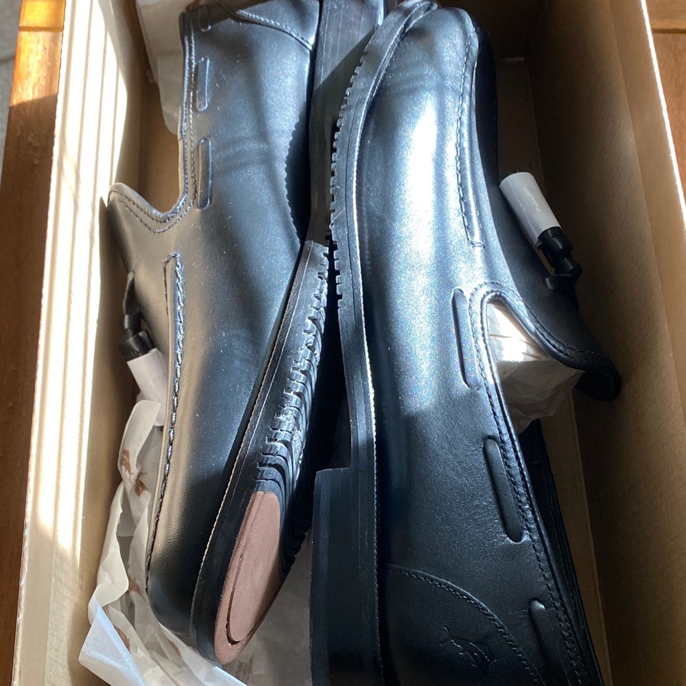 Tommy Bahama Black Leather Loafers